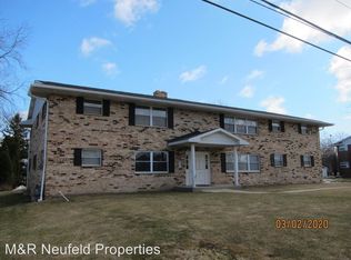 7230 N Port Washington Rd APT 4, Glendale, WI 53217