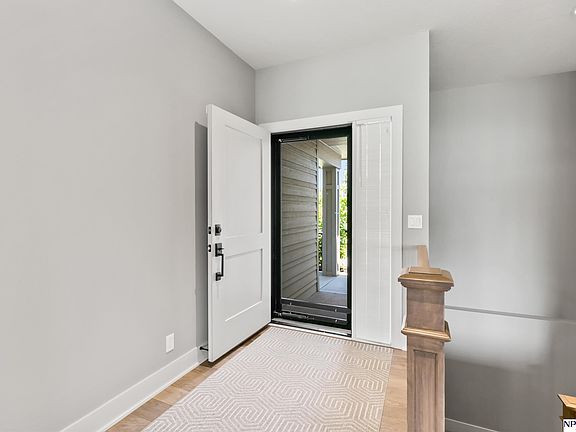 4th image of 1404 S 200 Avenue Cir
