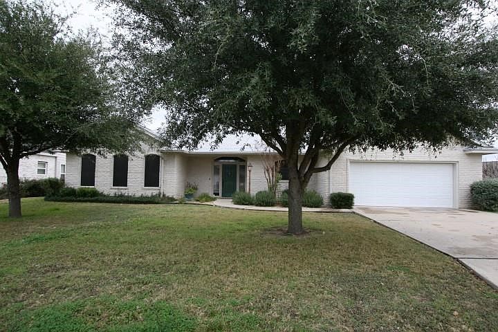 1st image of 127 Dove Ln