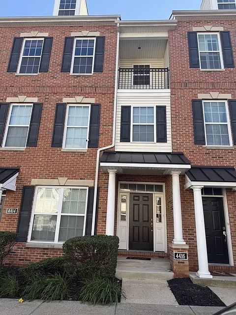 3 bed, 2299 sqft, $3,500 — Photo 1