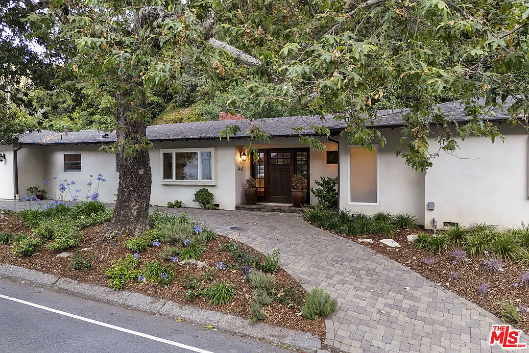 3 bed, 3.0 bath, 2615 sqft, $8,500 — Photo 1