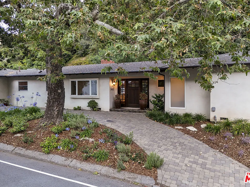 3452 Mandeville Canyon Rd