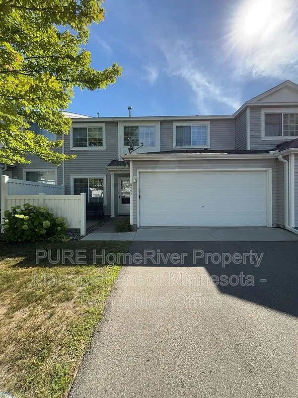 2 bed, 1.5 bath, 1328 sqft, $2,045 — Photo 1