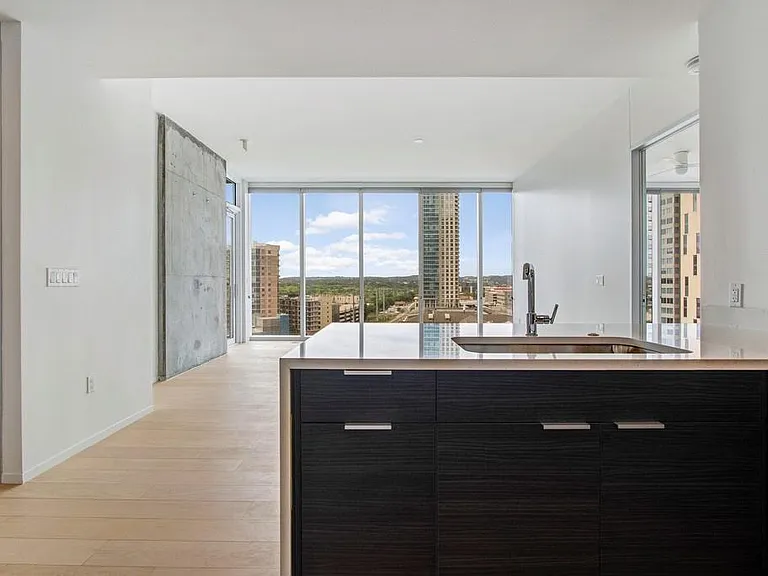 301 West Ave #1009 — Photo 2