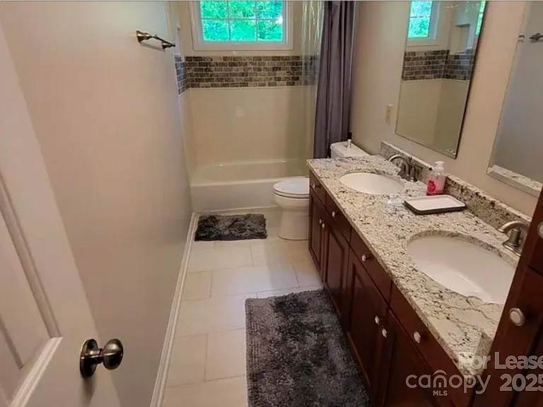 8711 Piccone Brook Ln — Photo 10