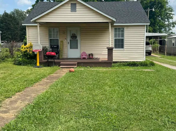 1104 SW 13th Ave, Sheffield, AL 35660