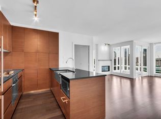 565 Smithe St #2103, Vancouver, BC V6B0E4