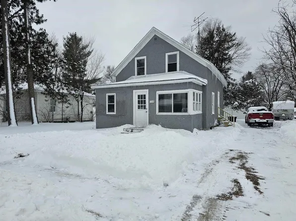 117 S Cedar St, Adams, WI 53910