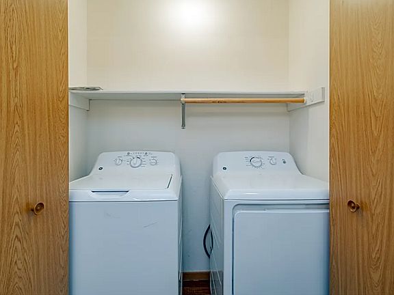 4th image of 627 North Ave #13