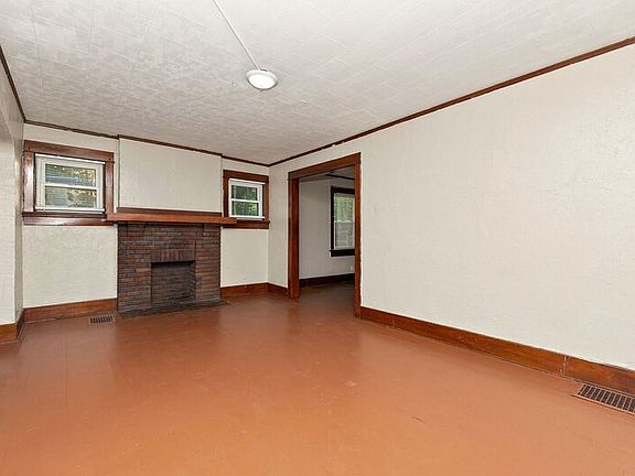 4th image of 147 W Hudson Ave