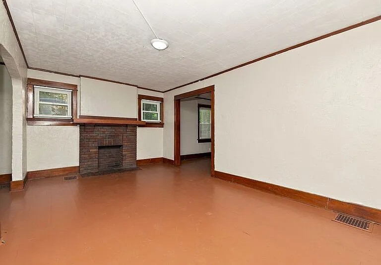 147 W Hudson Ave — Photo 4