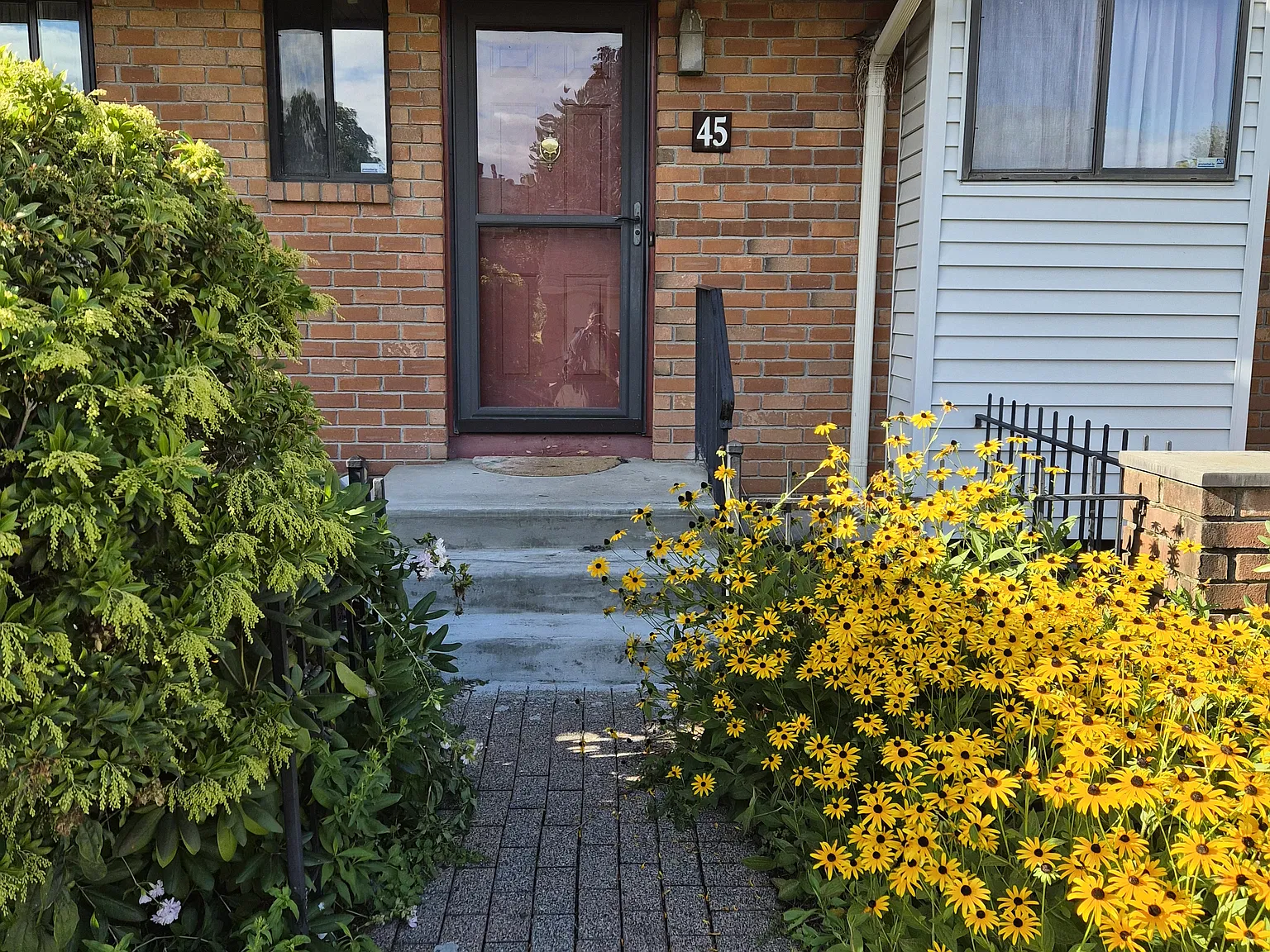 2 bed, 1.5 bath, 1278 sqft, $2,600 — Photo 1