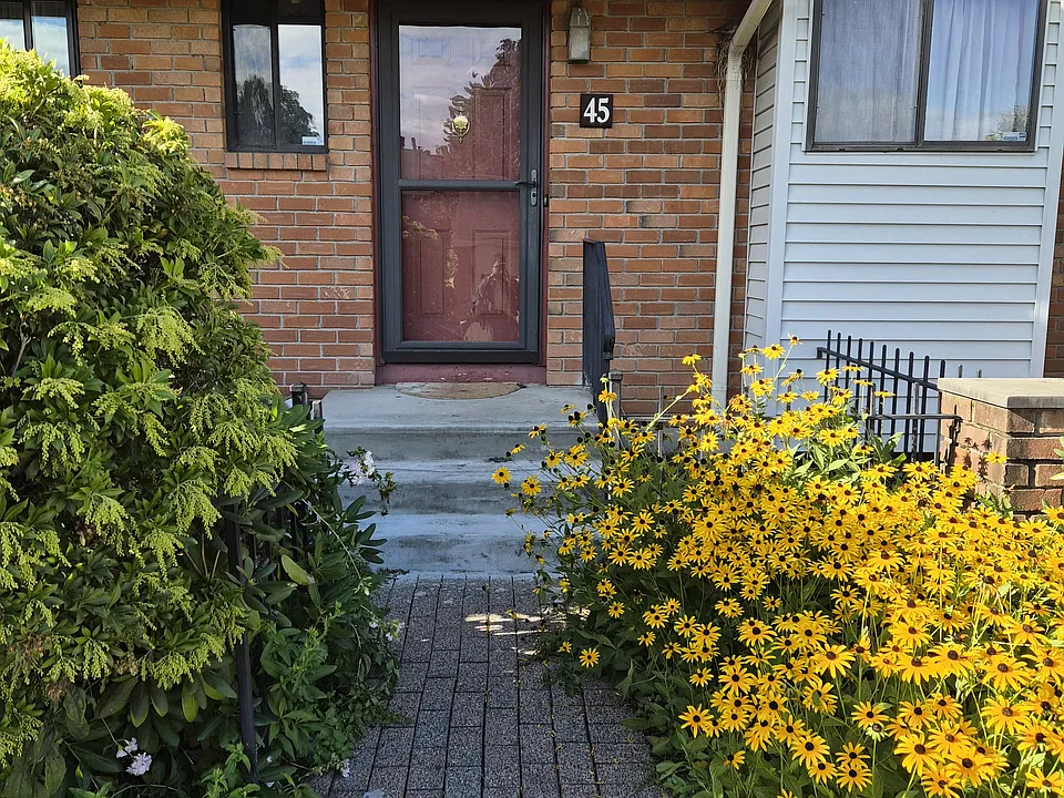 45 Danforth Ln