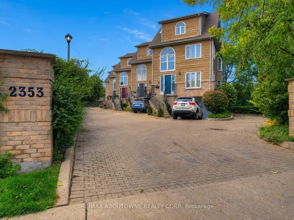 2353 Marine Dr Unit 3, Oakville, ON L6L 1C5