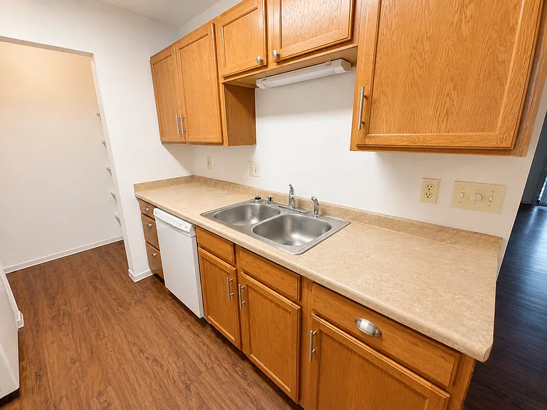 31 Hart Rd #2 — Photo 3