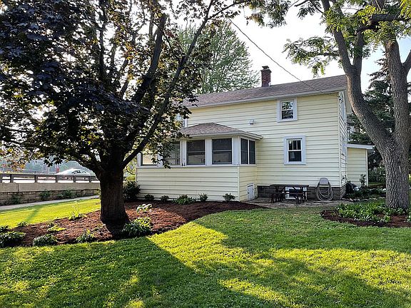SIDE YARD