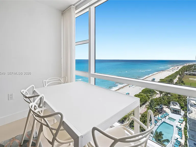 6801 Collins Ave #LPH06-DOORLPH14 — Photo 4