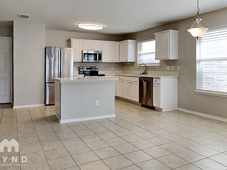 8916 Chisholm Trl — Photo 4