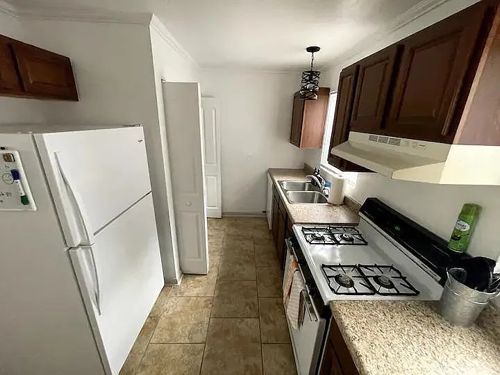 815 NW 13th St — Photo 5