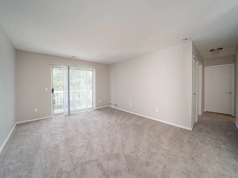 Greyberry Park Apartments — Photo 9