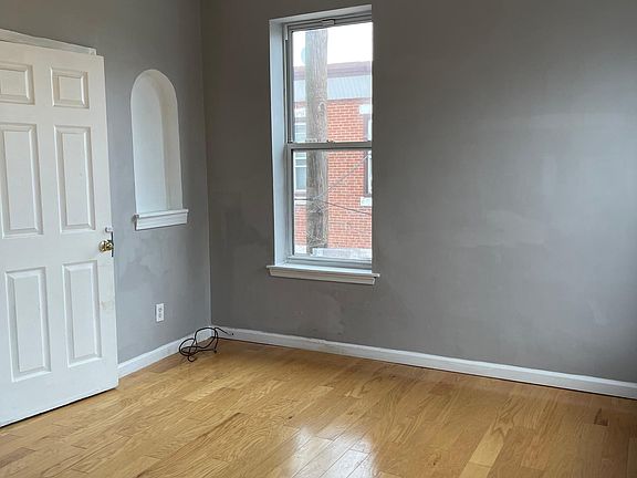 2nd image of 515 Wolf St Floor 2