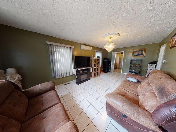 5th image of 361 Arden Ave