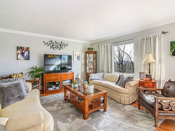 12 Meadow Ln Brewster, NY ( 10 of 28).jpg