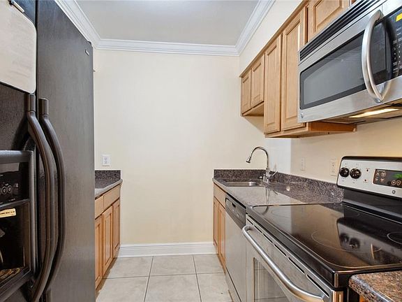 4th image of 318 Lake Marina Dr #122