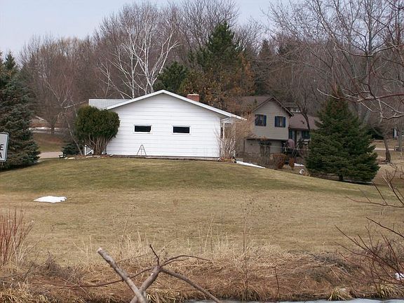 2nd image of 202 Fairway Dr