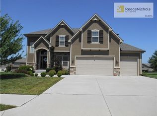 236 SE Coyle Dr, Lees Summit, MO 64063