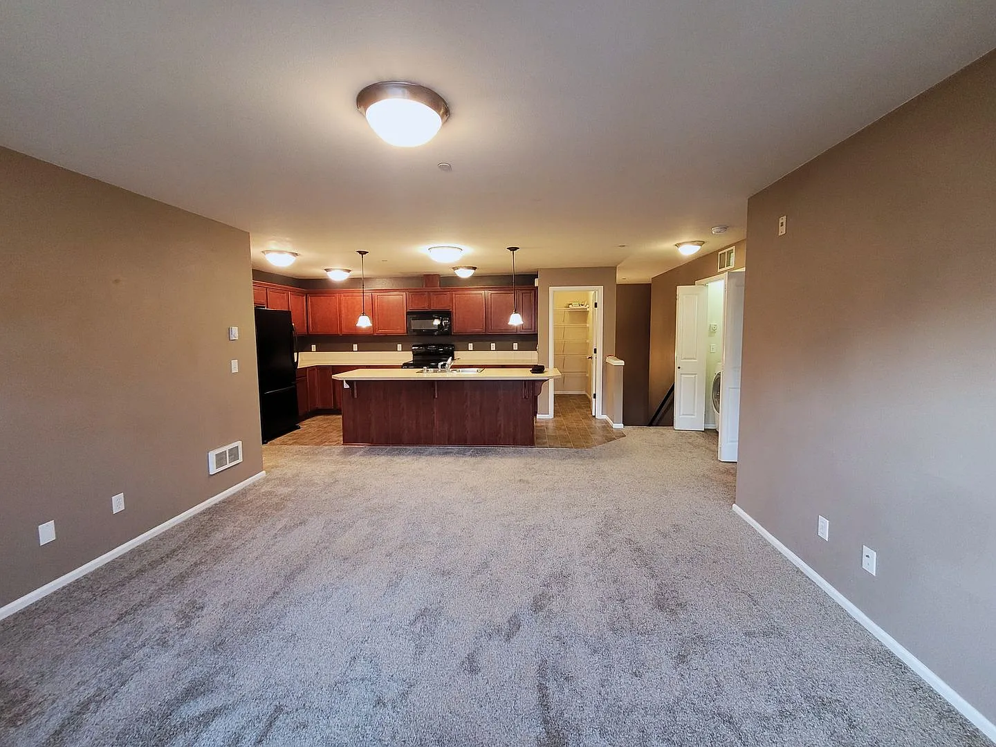Two Bedroom Condo In Cordata Neighborhood — Photo 4