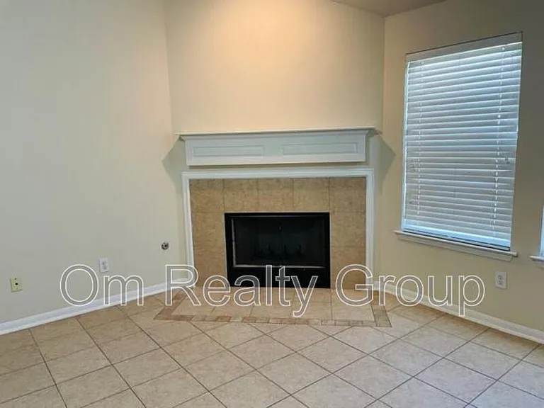 9506 Carsonmont Ln — Photo 3