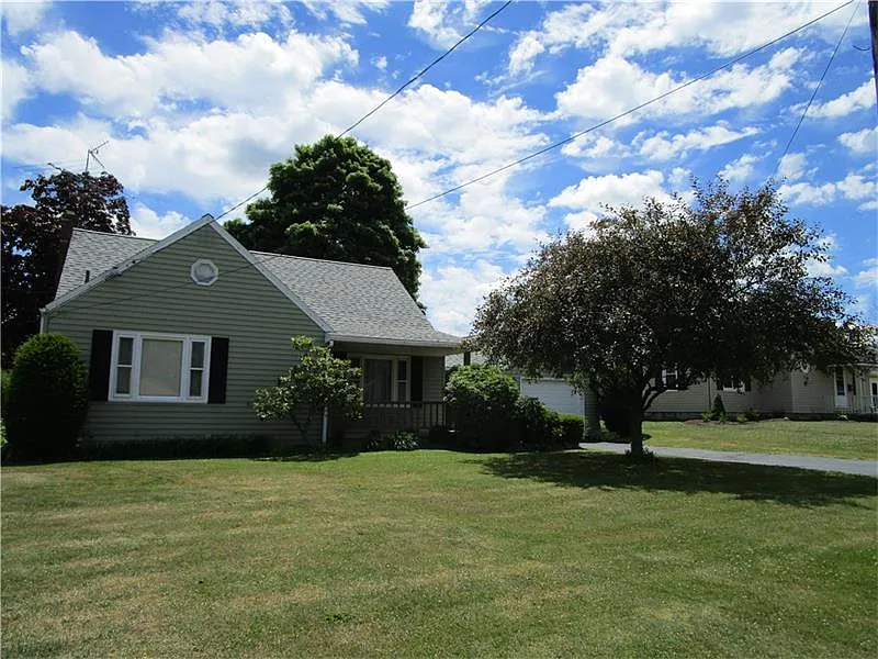 2013 Paul St photo 1