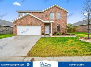 11 Glen Crossings Rd, Edgecliff Village, TX 76134
