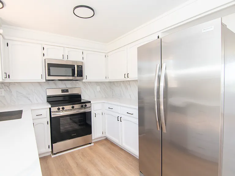 148 S Rogers Ave — Photo 10