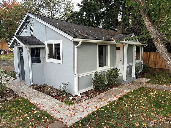 2nd image of 1012 S National Avenue