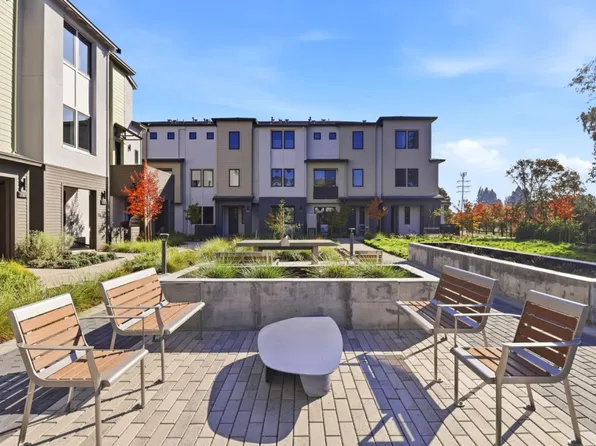 1125 Esther Ct, Palo Alto, CA 94303