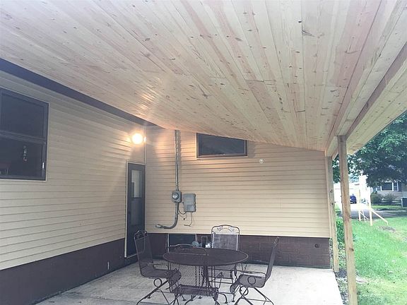 3rd image of 305 3rd Ave SE