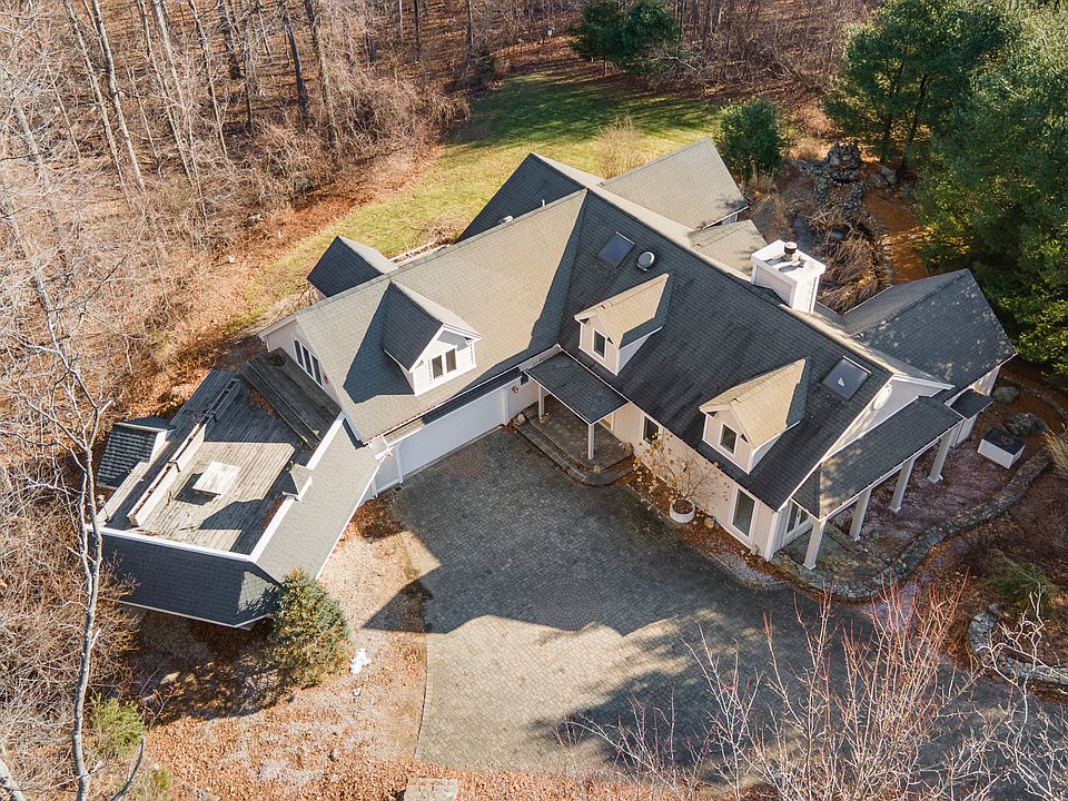 34 Fieldstone Lane