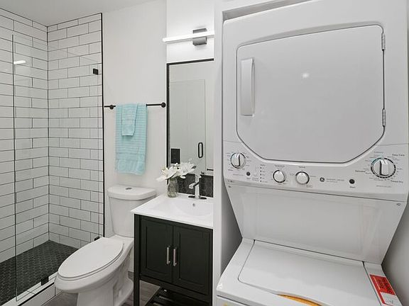 5th image of 1638 Elm Ave Unit 1