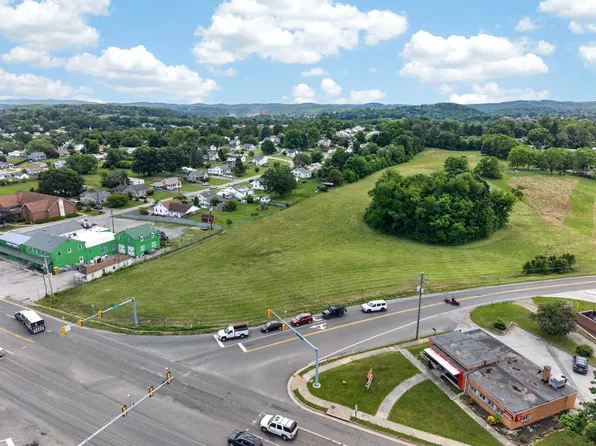 Belspring Rd, Radford, VA 24141