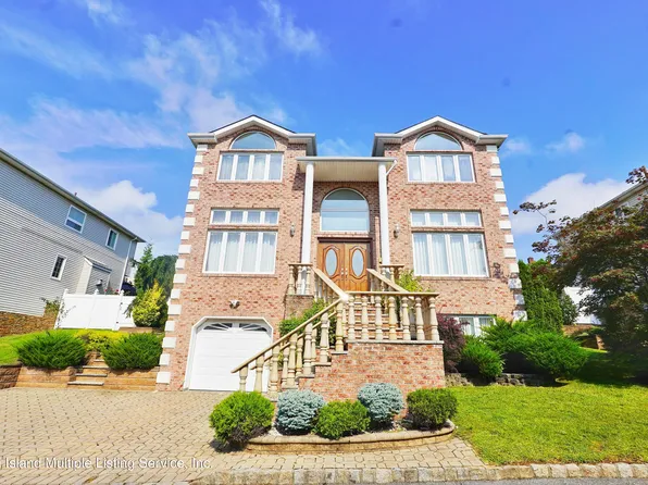 27 Sabrina Ln, Staten Island, NY 10304