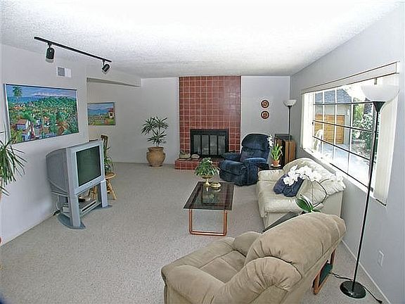 Living Room w/ Fireplace