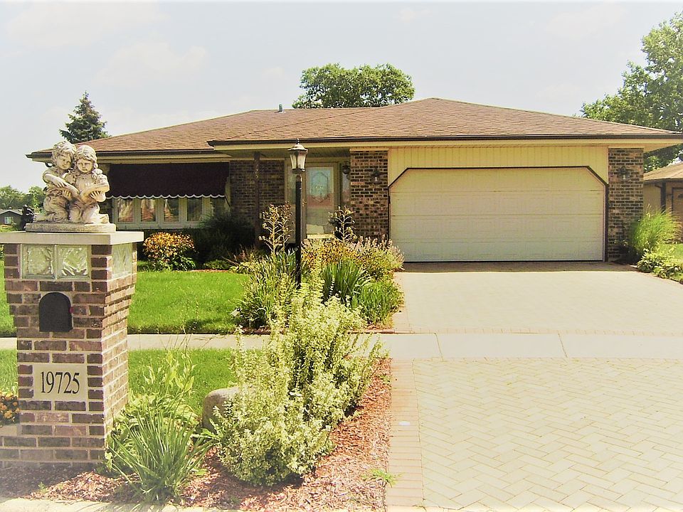 1st image of 19725 Orchard Ct