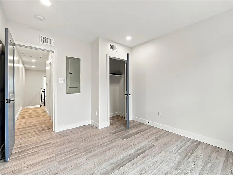 944 W Lycoming St #2 — Photo 8