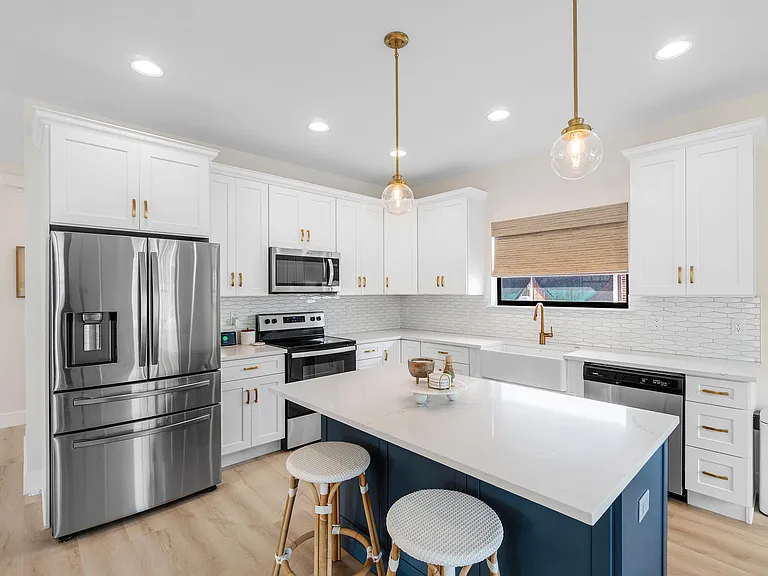 7606 S Olive Ave — Photo 8