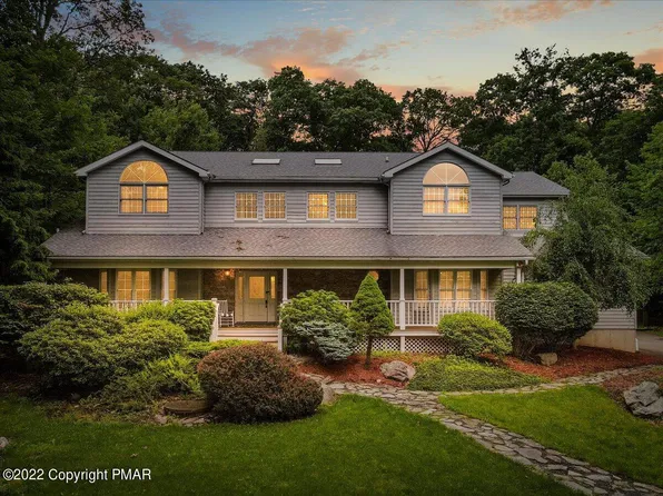 3358 Mountain View Dr, Tannersville, PA 18372
