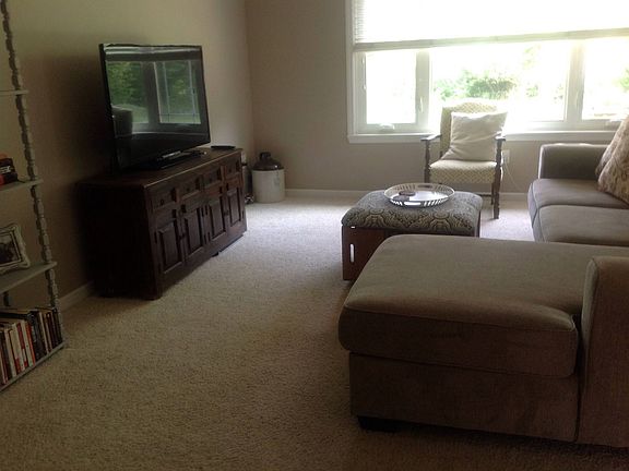 3rd image of 705 Norman Dr