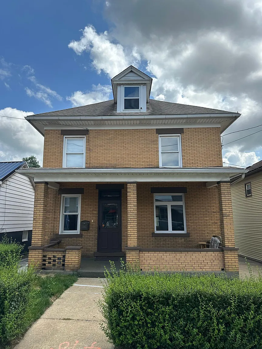 345 W Pike St photo 1