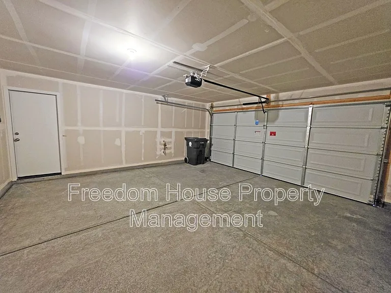 710 E Huyana Wind Dr — Photo 20
